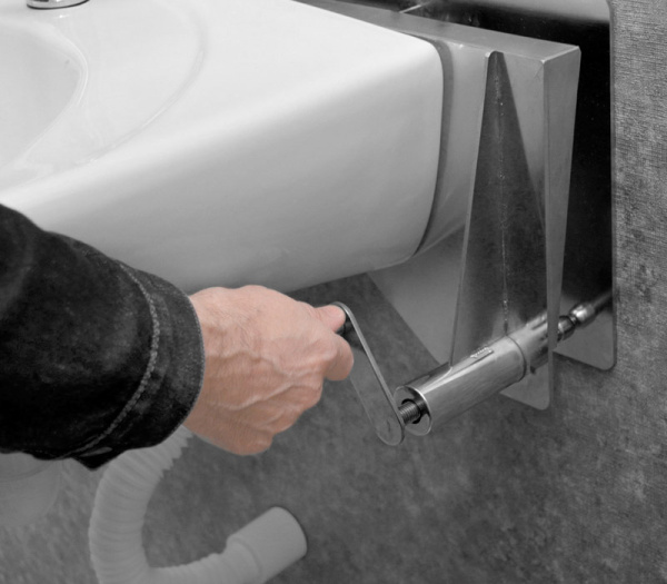 Комплект Умывальник для инвалидов с изменяемым наклоном (600х475х180) без смесителя, 24882 фото  в интернет-магазине Санкомп