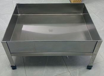 Поддон AISI 304 толщина 1 мм 800х600х150 мм., на каркасе (по размерам заказчика) фото  в интернет-магазине Санкомп