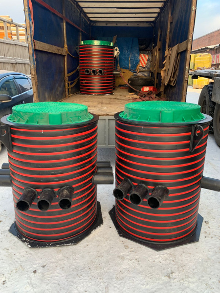 Колодец кабельный цельносварной СВТ ПЭ, DN 1400 мм, Н-1750 мм, горловина Ø680 мм Н-250 мм, ПЭ крышка фото в интернет-магазине Санкомп